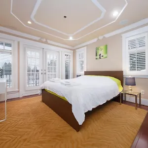  Privatunterkunft Oakridge Luxury Homestay Kanada