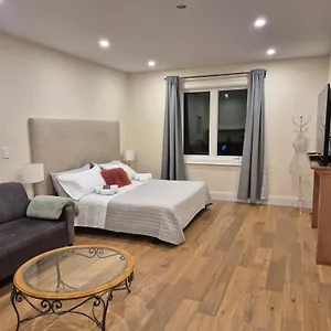  Privatunterkunft Gabby's Place Downtown Core Kanada